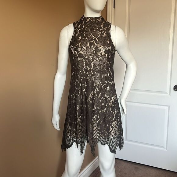 Lace dress / Size S - Picture 2 of 9
